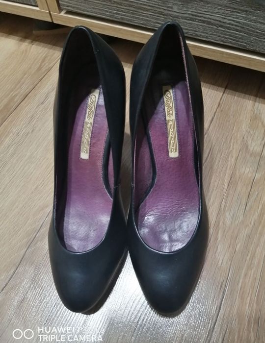 Продам кожаные туфли