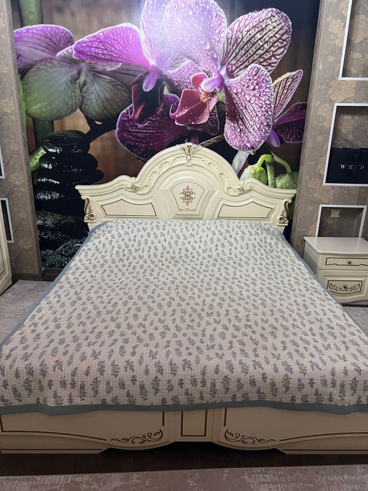 Продается спальный гарнитур