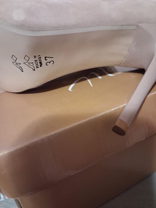 Бежави дамски обувки