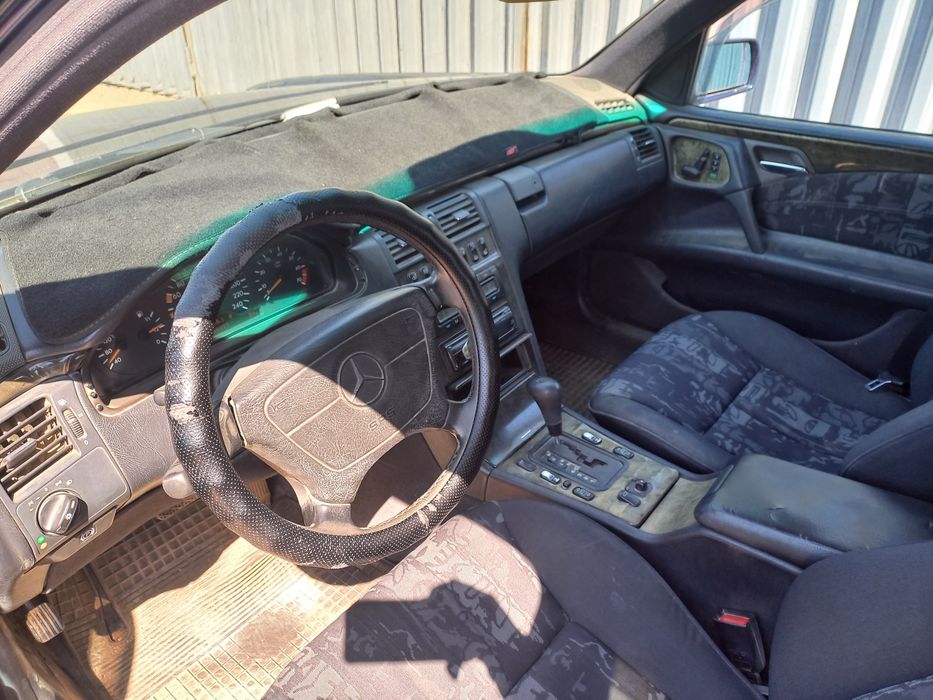 Продаётся мерседес 210 авангард