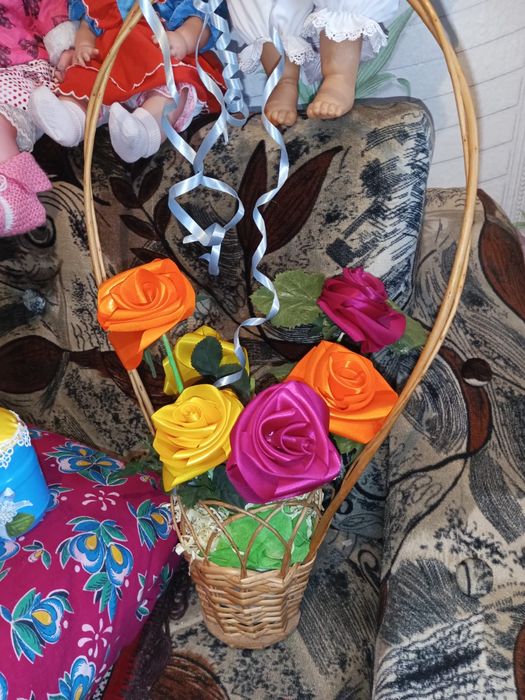 Продам куклы и рукоделие