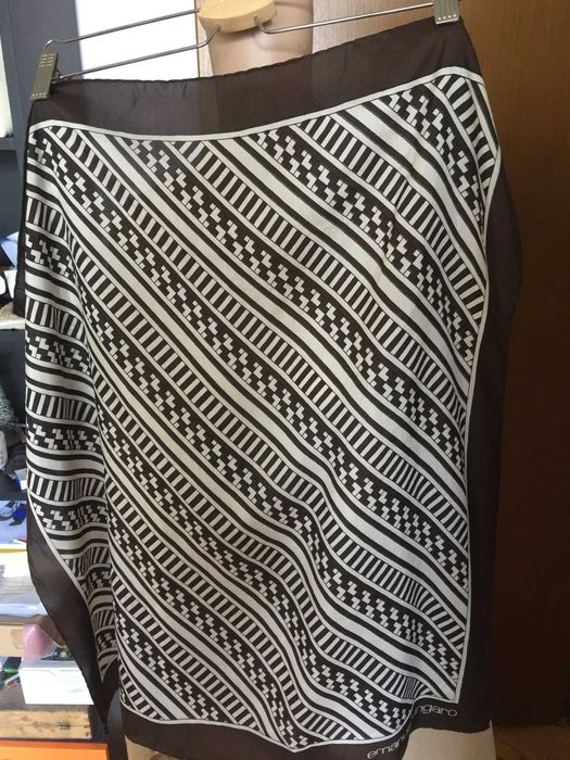 Дамски шал Emanuel Ungaro