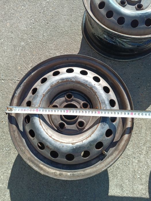 Три броя за лека кола и една подсилена за бус