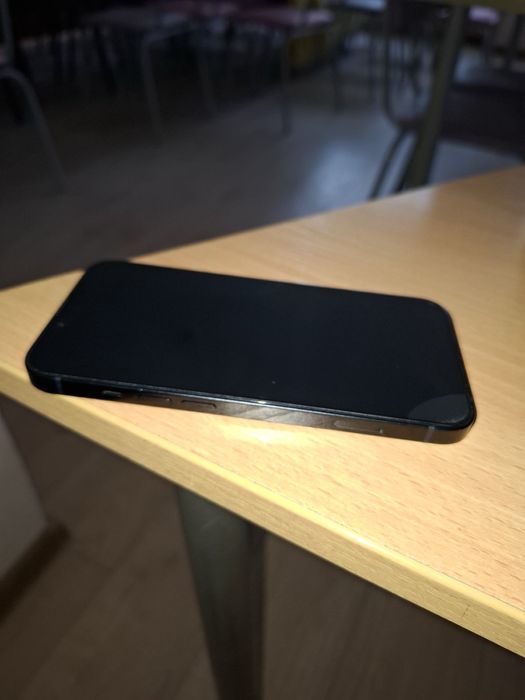 Iphone 13 тъмно син 84% батерия