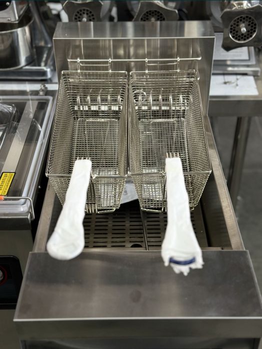 Friturnitsa fri aparat Фритюрница freturnitsa friturnitsa KFC