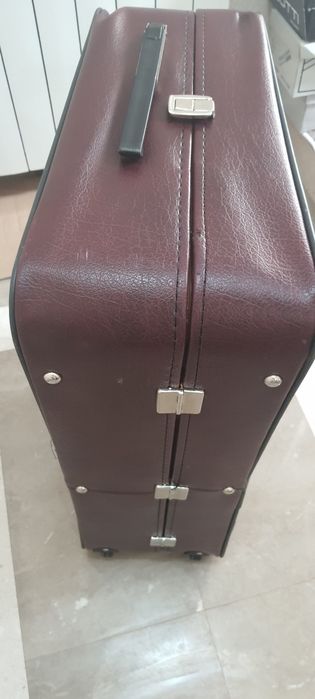 Кожен пътнически куфар