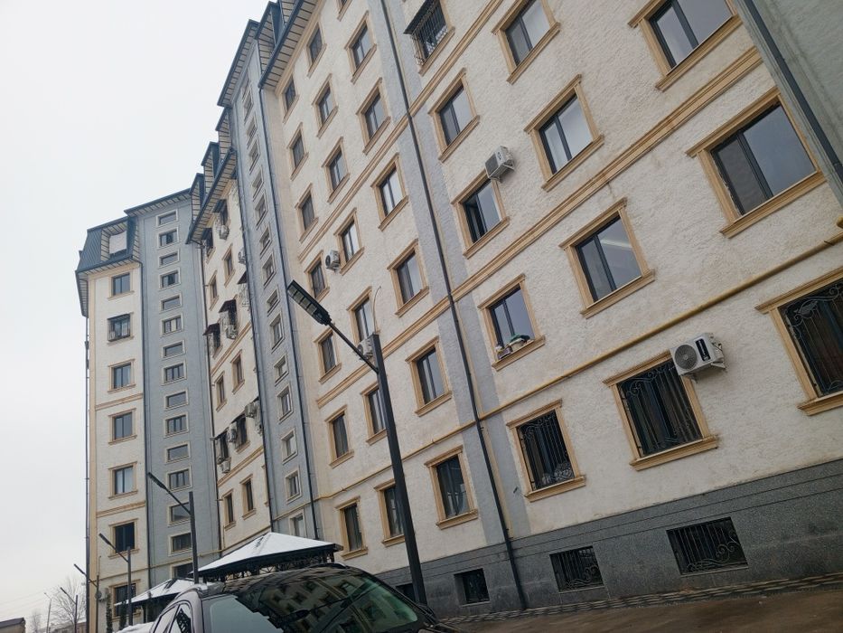 Srochna sotiladi Yengi qurilgan Dom uy