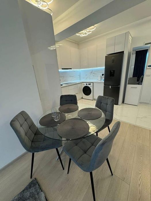Inchiriez apartament de LUX in bloc NOU ULTRACENTRAL la MAMAIA CAZINO