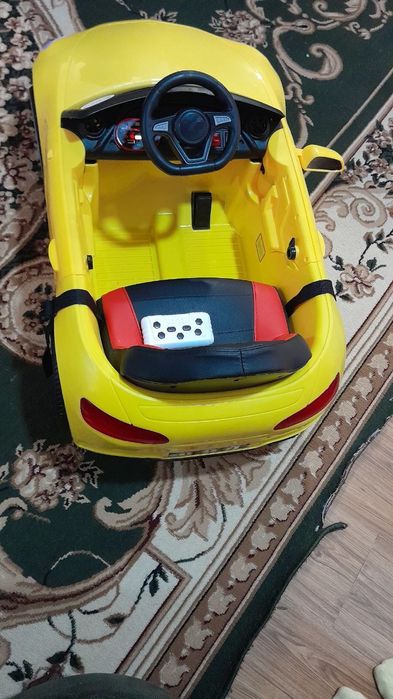 Продаётся детская машина.