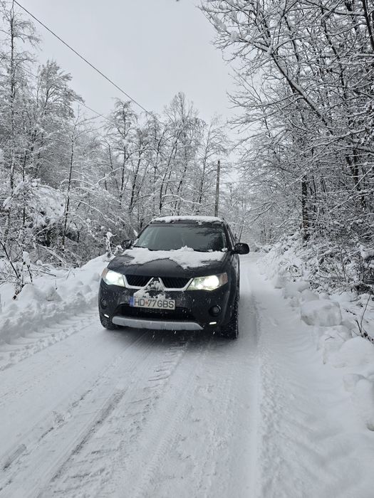Mitsubishi Outlander II 2.0 7 locuri