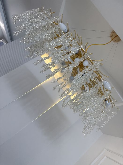 Продам люстура  новый