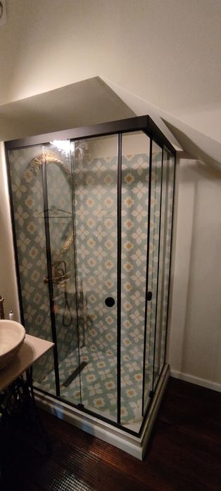 Cabine de dus si paravane din sticla securizata