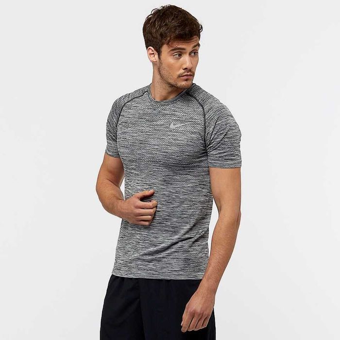 Найк Nike Running Knit Shortsleeve Dri Fit мъжка тениска размер М