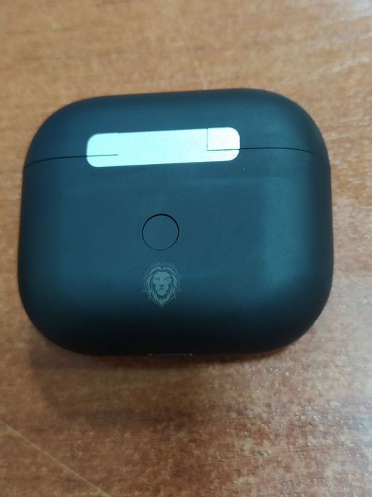 Green True Wireless Earbuds 3