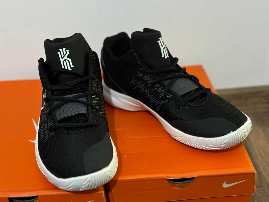 Мъжки маратонки Nike Kyrie Flytrap 5