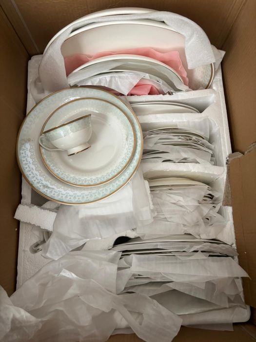 Продам столовый сервиз / набор посуды на 12 персон