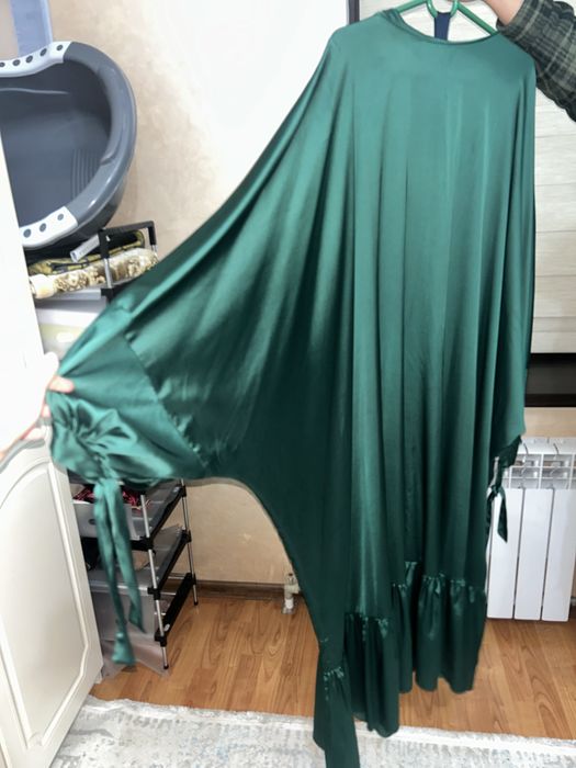 Женское вечернее платье