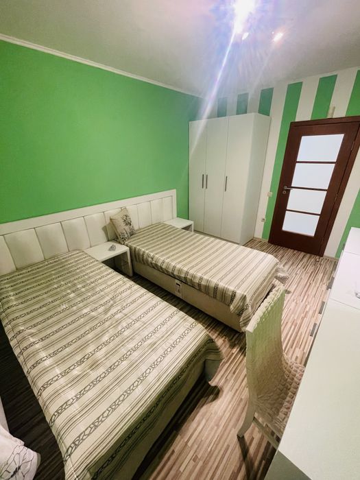 Дава се под наем Тристаен апартамент в к.к. Златни пясъци - 85 кв.м за 847.62 € - Снимка #2