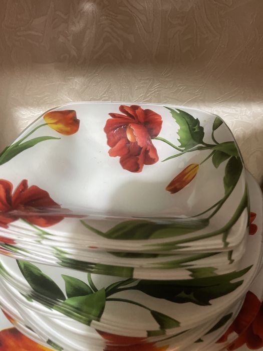 Продам набор тарелок