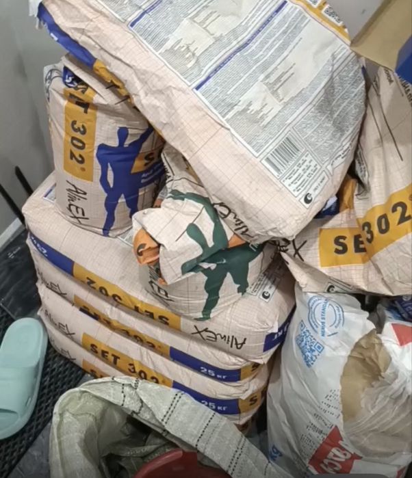 Продам кафельный клей Set 302