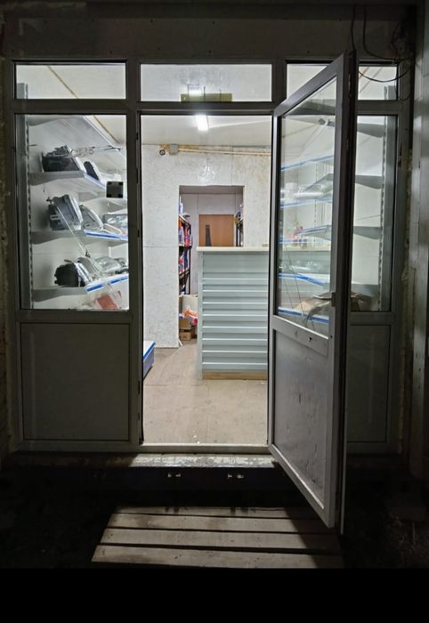 Магазин автозапчастей