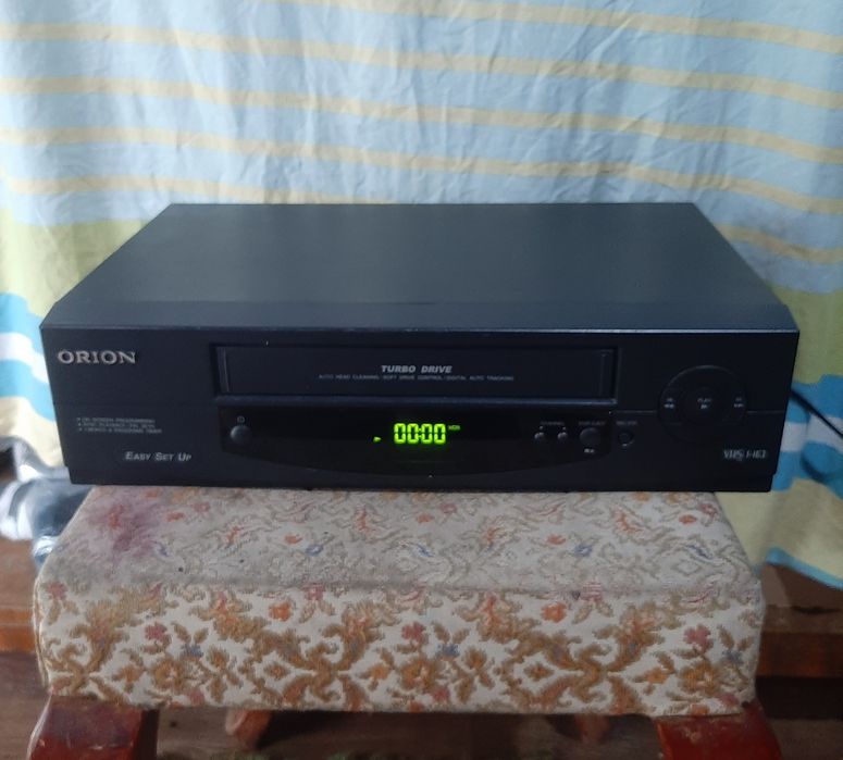 Vând videorecorder orion în stare bună funcționare