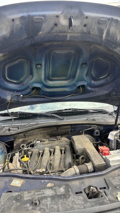 На части DACIA DUSTER 1.6i бензин 2016 година като нова много запазен