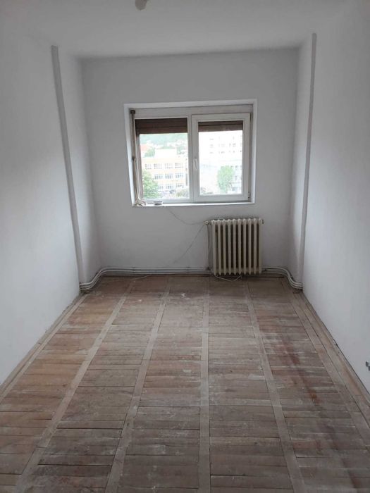 Apartament 3 camere decomandat, Deva, Bulevardul Decebal,  66,76 mp utili + balcon