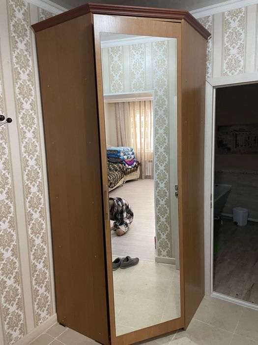 Угловой шкаф