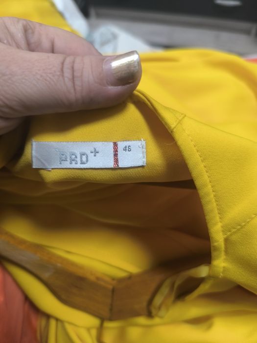 Рокля р-р 46 жълто и черно