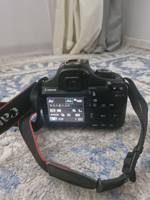 Фотоопарат кэнон 1100д