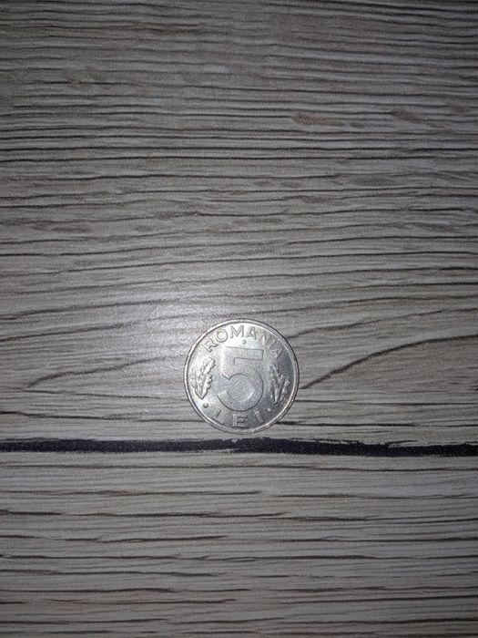 Vând moneda 5 lei an 1993