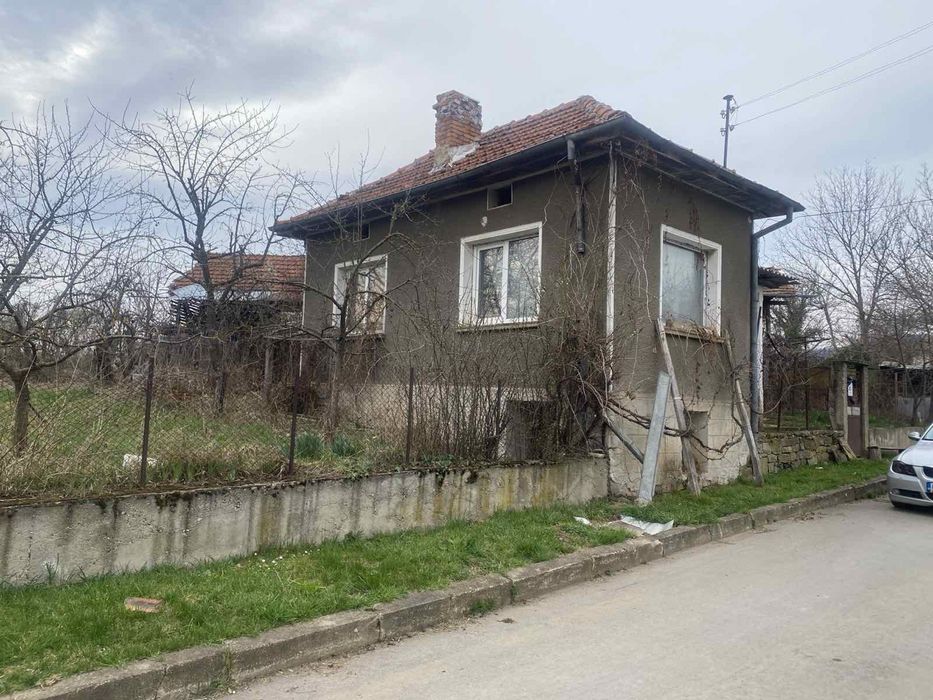 Продава се Къща в София, Кремиковци - 61 кв.м за 268 €/кв.м - Снимка #1