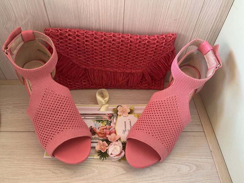 Обувки ,сандали с ток и клъч чантичка