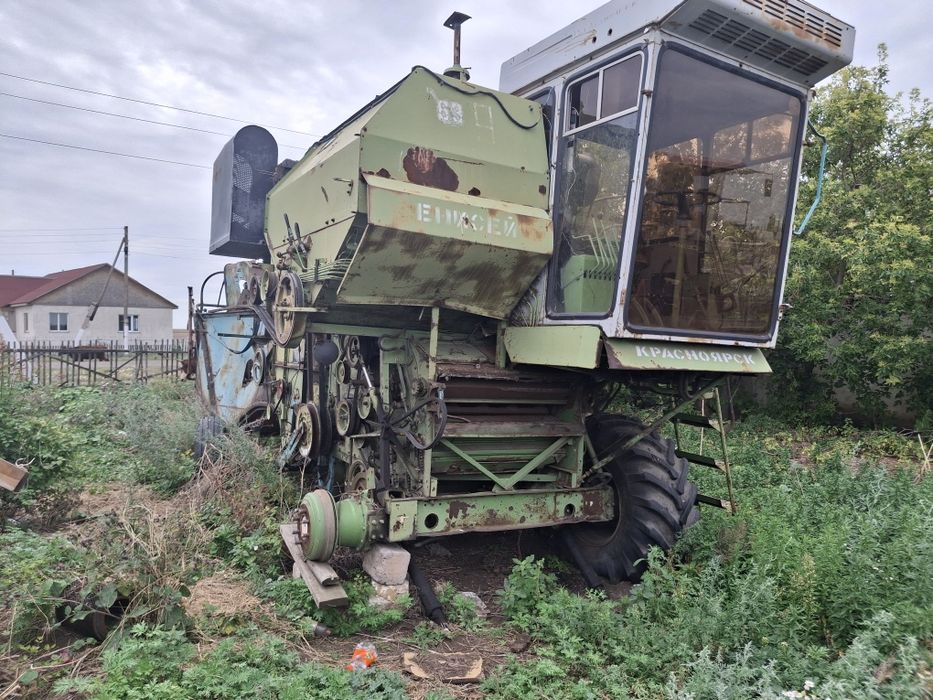 Продам Комбайн Енисей 1200 без двигателя