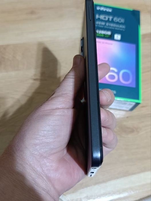 Продаётся телефон infinix hot 60i