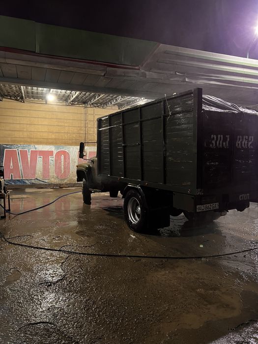 Zil yuk mashinasi sotiladi yaxshi holatda