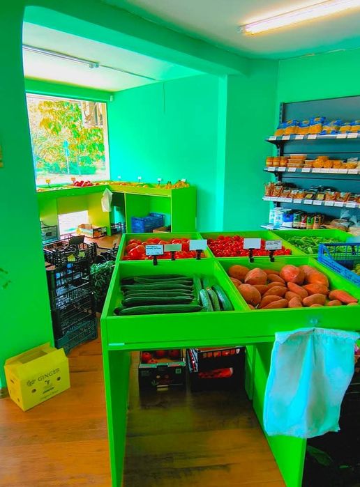 6 бр. стелажи за плодове и зеленчуци – 2 м – 1700 евро