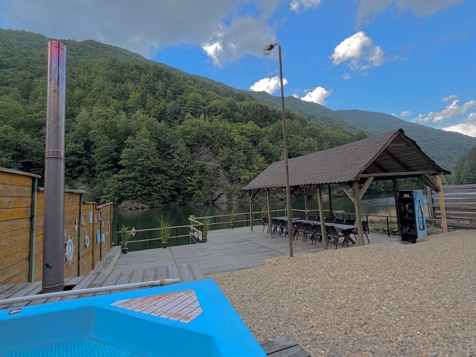 Inchiriez cabana vila cu ponton la lacul Tarnita cluj