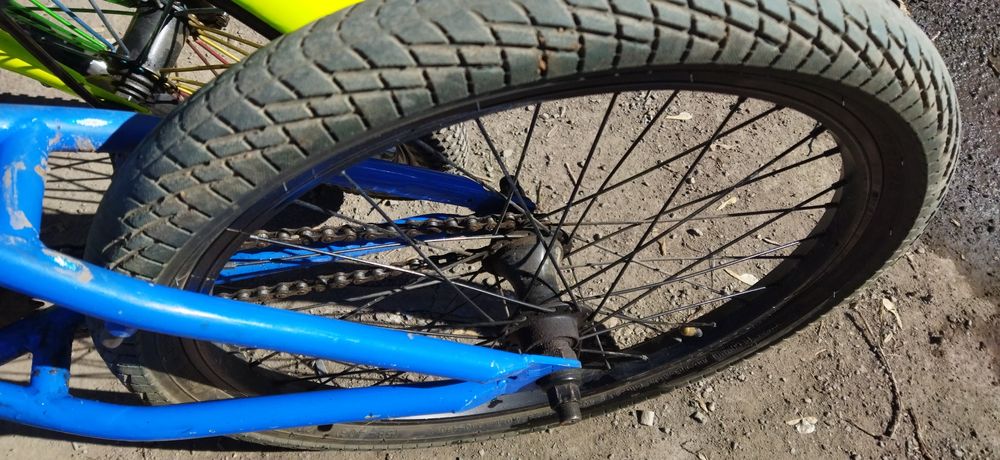 Продаю  велосипед трюковый BMX  HARO