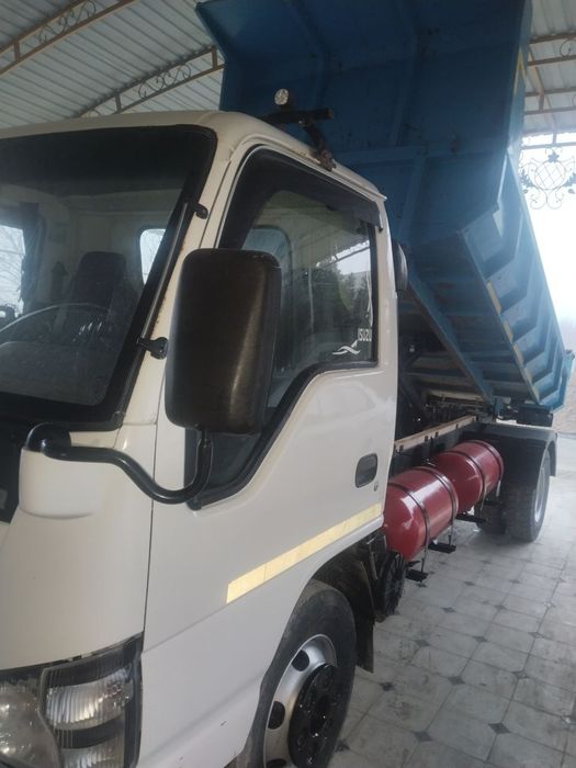 Isuzu samosval sotiladi