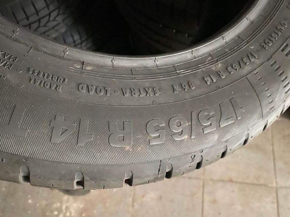 vand anvelope 175/65/14 continental de vară noi