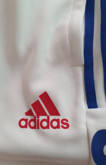 Продается Спортивные Брюки бренда Adidas!