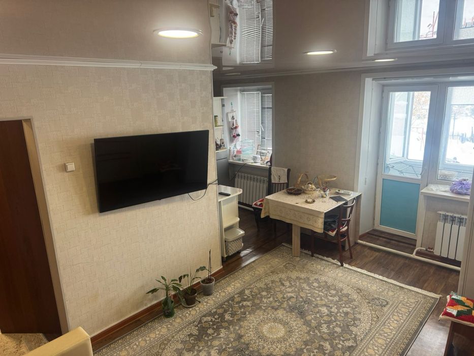 Продам 2 комнатный квартиру