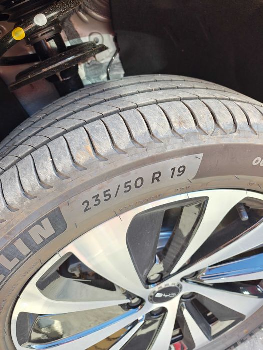 Michelin E  Primacy 235/50/R19
