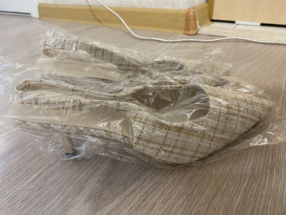 Срочно продам туфли новый