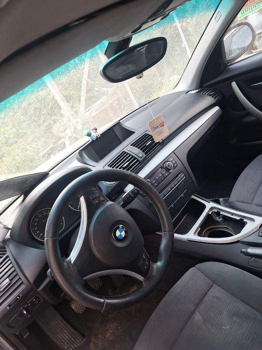 dezmembrez se dezmembreaza piese de bmw seria 1 e87
