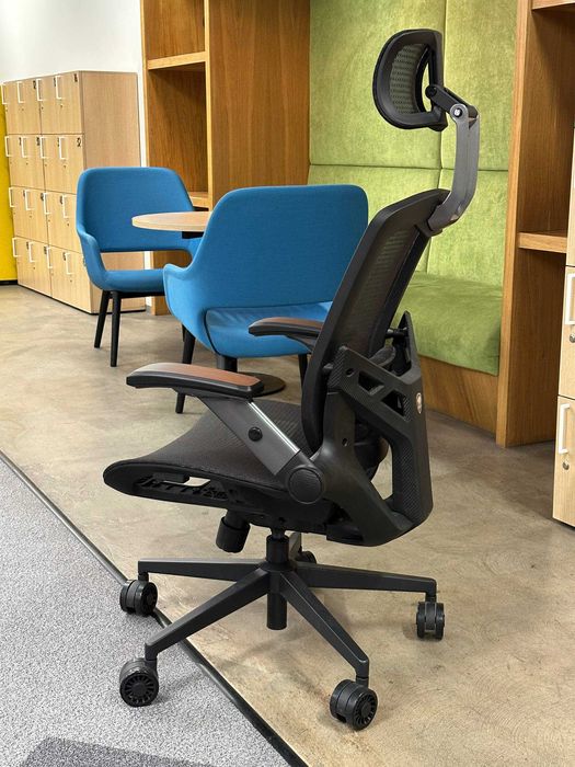 Компьютерное кресло Cougar Speeder ONE черный.