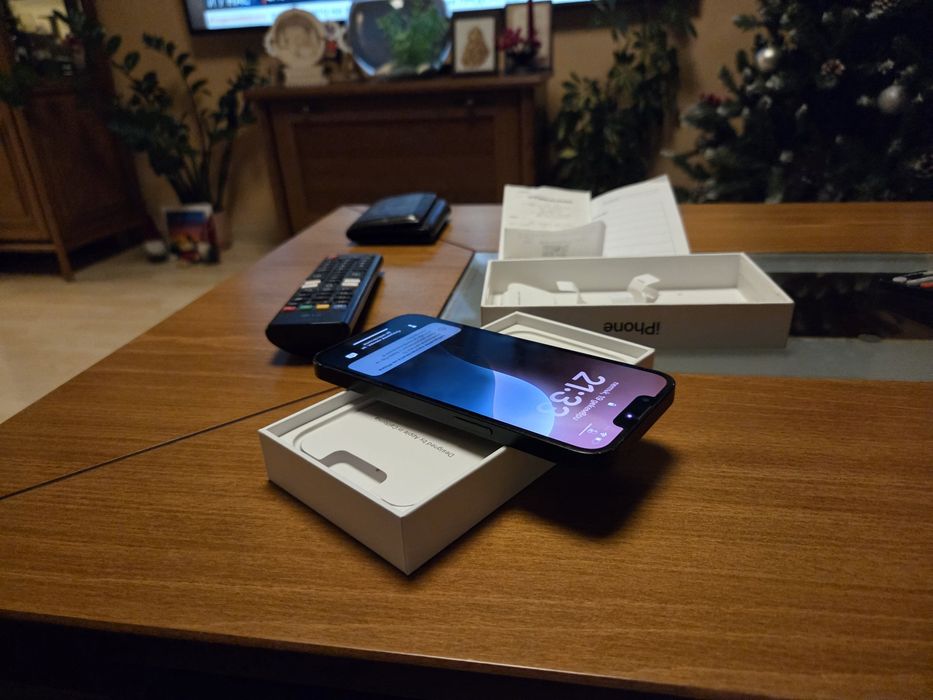 Продавам iPhone 13