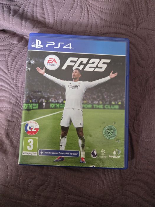 Vand jocuri ps4 in stare buna